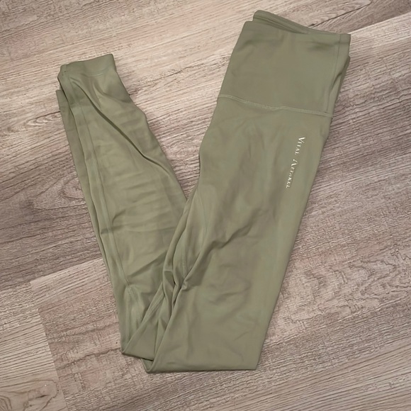 Vitae Apparel Green Leggings - Picture 1 of 4